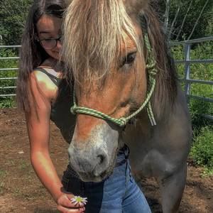 Meet your Posher, Jasmine